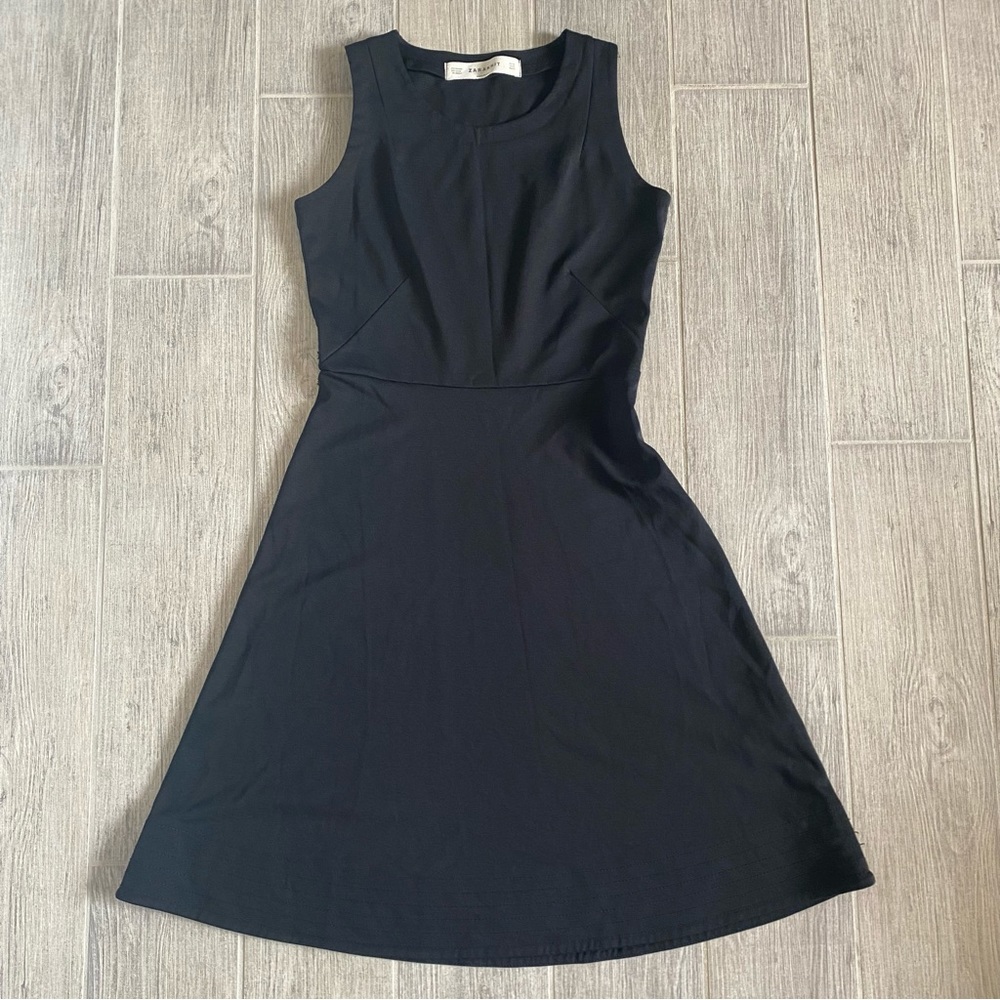 ZARA Knit Black Fit and Flair Knee Length Dress Size Medium